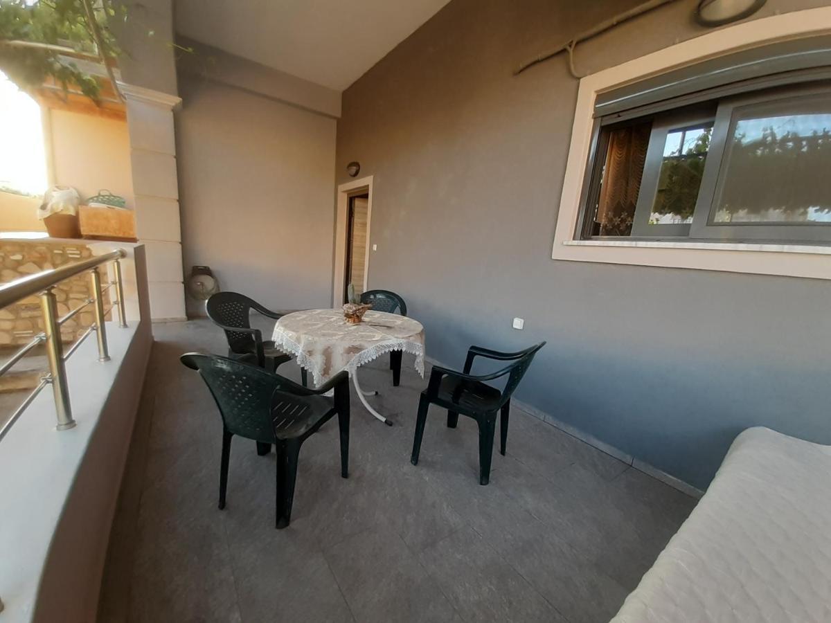 Utsi Villa Ligidhes Екстериор снимка